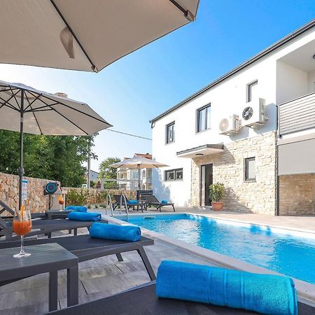 Villa Kaoru Brand New Villa With A Heated Swimming Pool Malinska Exterior photo