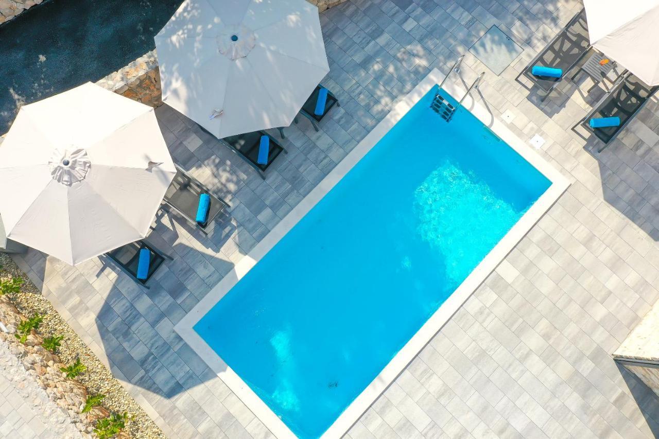 Villa Kaoru Brand New Villa With A Heated Swimming Pool Malinska Exterior photo