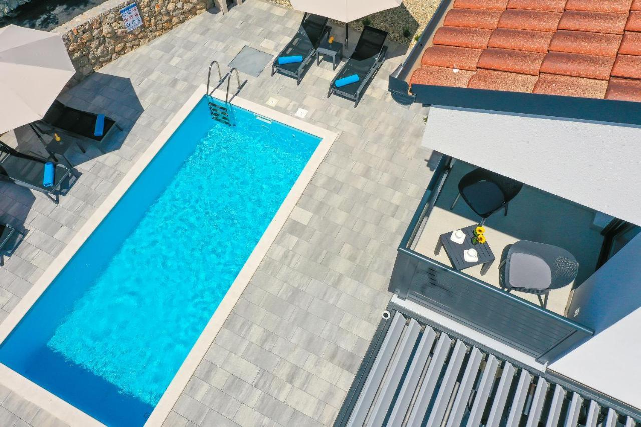 Villa Kaoru Brand New Villa With A Heated Swimming Pool Malinska Exterior photo