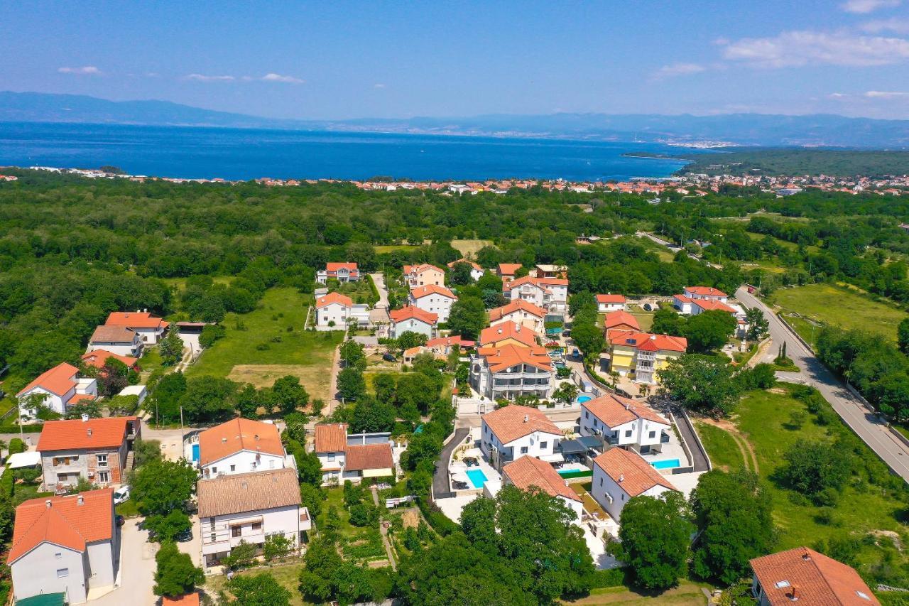Villa Kaoru Brand New Villa With A Heated Swimming Pool Malinska Exterior photo