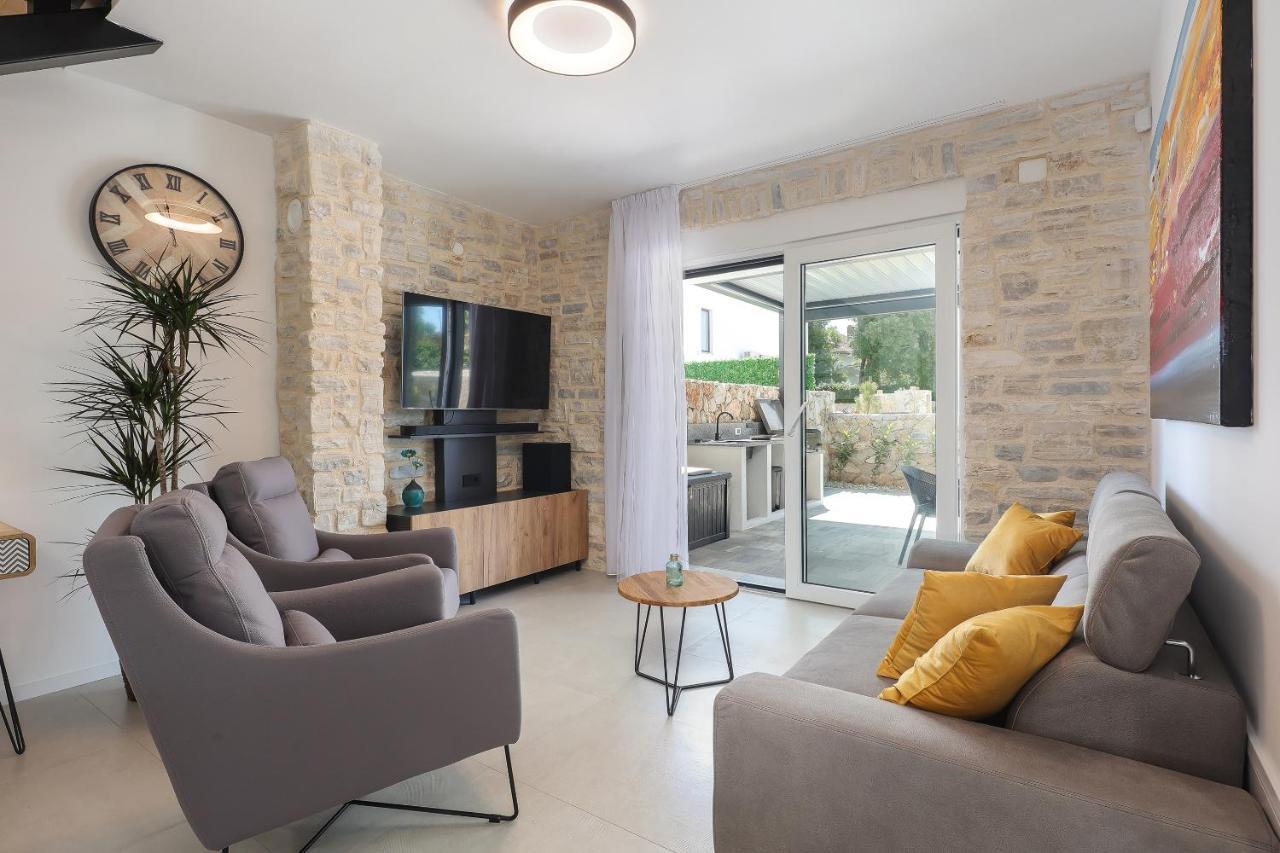 Villa Kaoru Brand New Villa With A Heated Swimming Pool Malinska Exterior photo