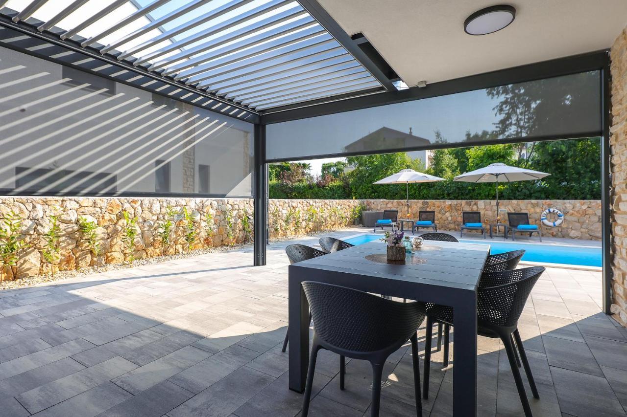 Villa Kaoru Brand New Villa With A Heated Swimming Pool Malinska Exterior photo