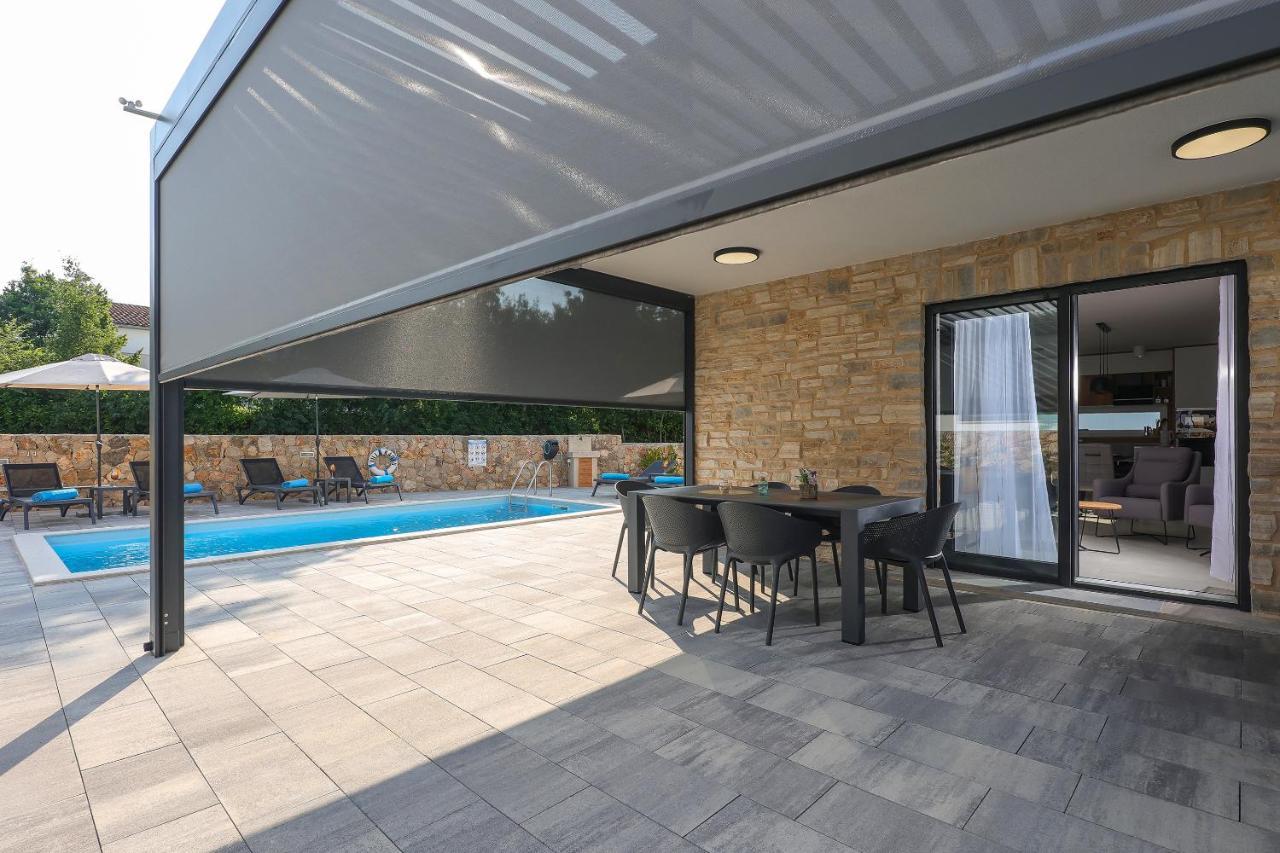 Villa Kaoru Brand New Villa With A Heated Swimming Pool Malinska Exterior photo